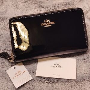 NEW!! COACH Glossy Patent Leather Double Zip Phone Wallet Black/Gold NWT